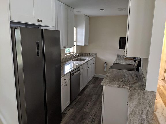 4th image of 143 Wildwood Ave