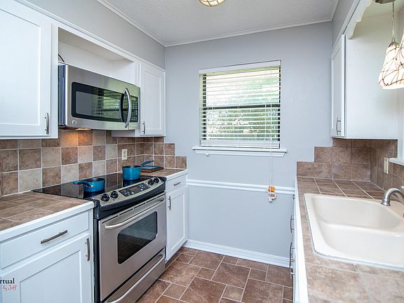 5th image of 5523 E Meadow Dr