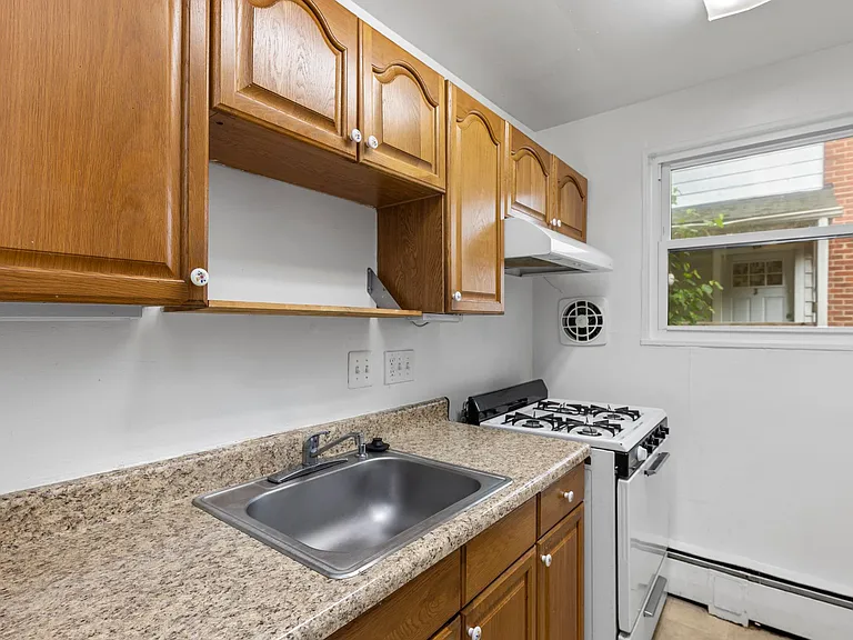 702 Chaney Dr — Photo 17