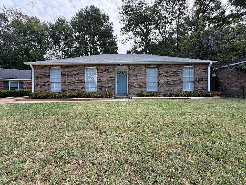 4038 Chinaberry Cv