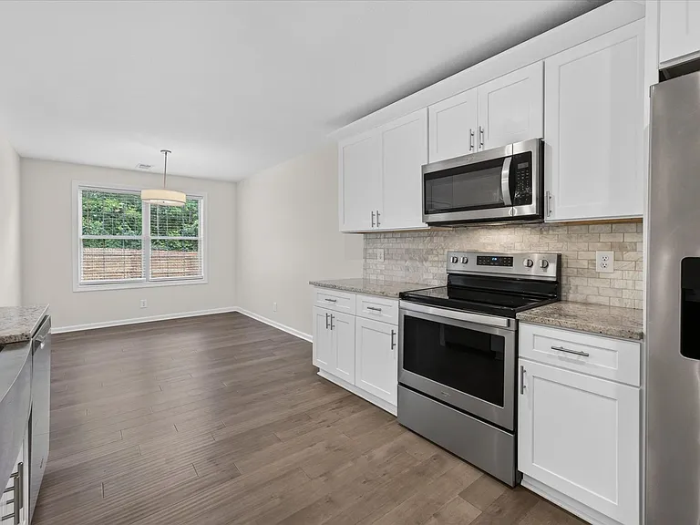 513 Wingfield Ct — Photo 17