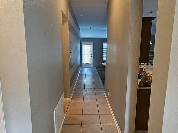 5th image of 11904 Gold Creek Dr E