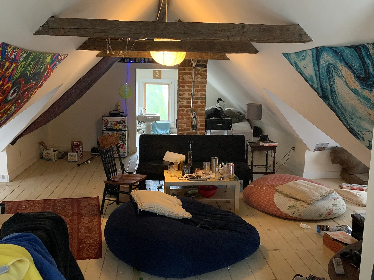 4 bed, 1324 sqft, $4,600 — Photo 4