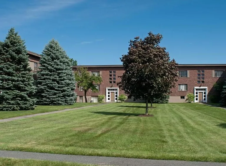 Tivoli Park Apartments — Photo 5