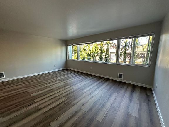 5th image of 4230 Hoyt Ave APT 6