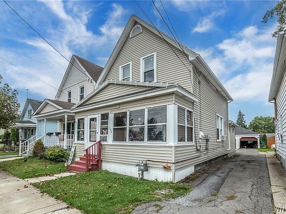 5th image of 206 Calumet St E