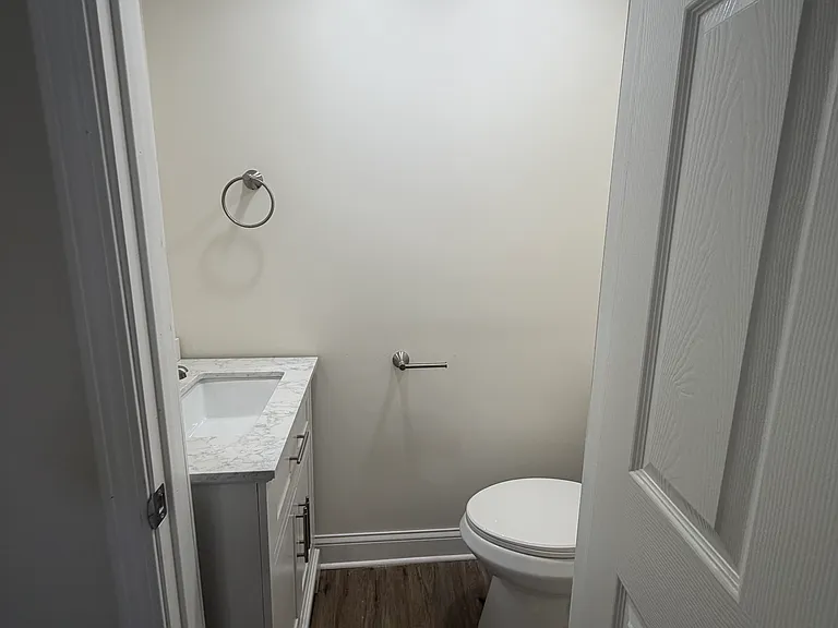 260 W Lincoln Hwy — Photo 24