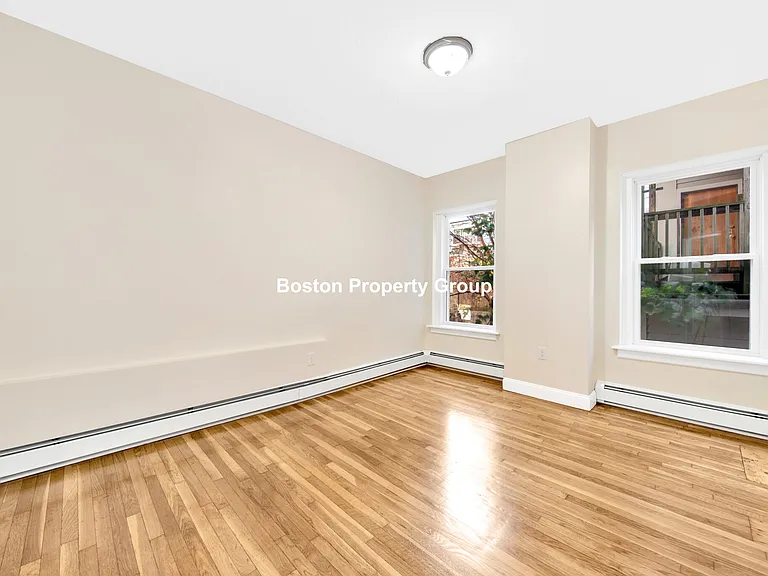 31 Lambert St — Photo 7