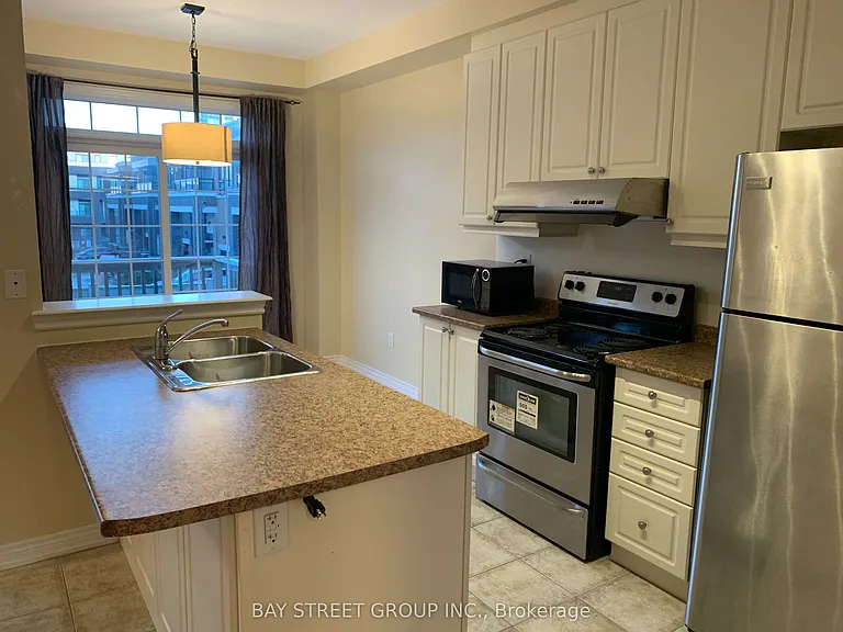 87 Hammersly Blvd — Photo 7