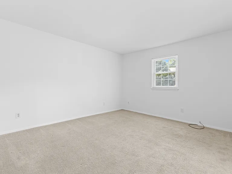 1208 Manassas Ct — Photo 14