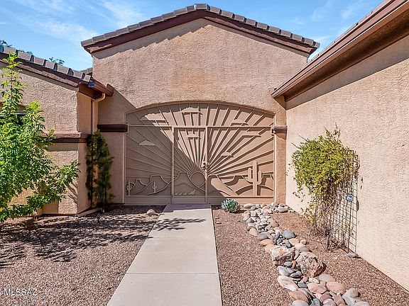 4th image of 1090 W Mountain Nugget Dr