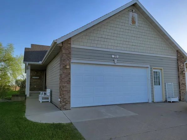 370 Pike Ct, Winsted, MN 55395