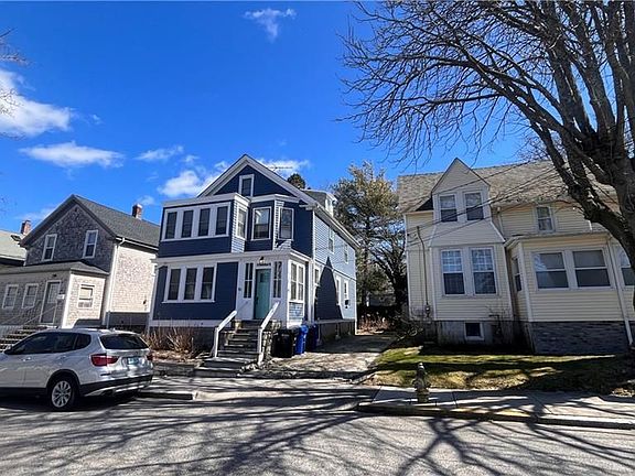 5th image of 16 Vaughan Ave #2
