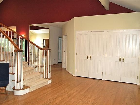 3rd image of 1472 Towsley Ln