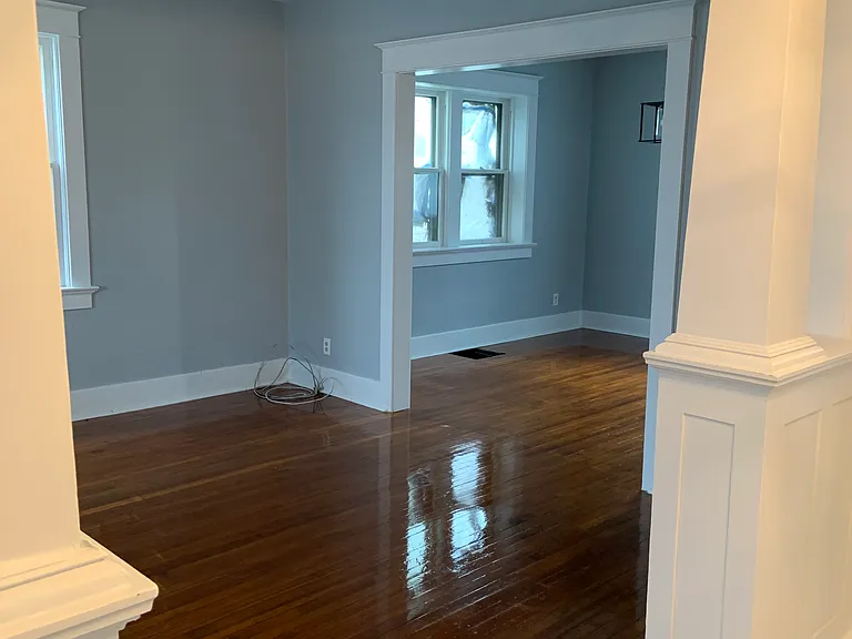 2038 Thompson Ave — Photo 2