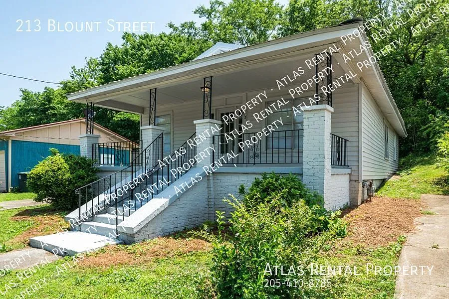 Modern & Spacious! Renovated 3-Bedroom Home Move in Ready! — Photo 2