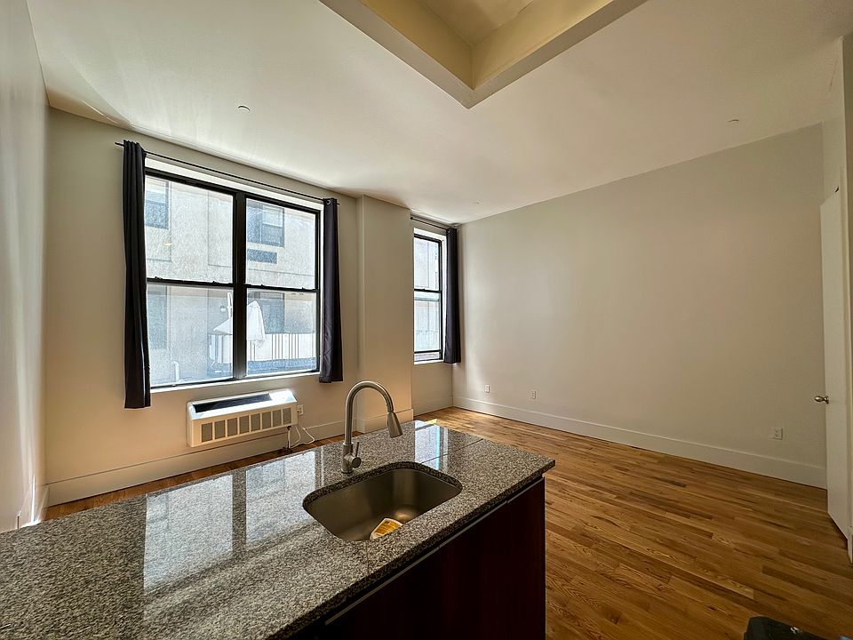 1st image of 564 De Kalb Ave #226
