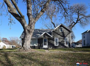 312 Maple St, Friend, NE 68359