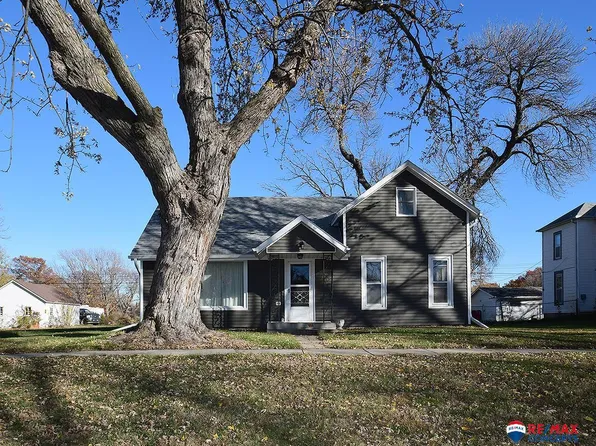 312 Maple St, Friend, NE 68359