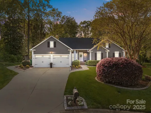 10009 Lattice Ct, Charlotte, NC 28269