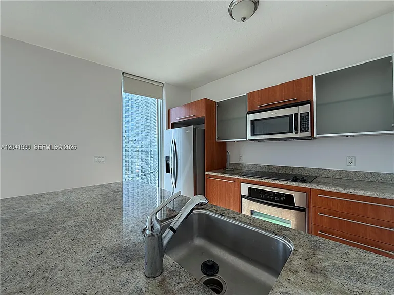185 SW 7th St #3200 — Photo 5