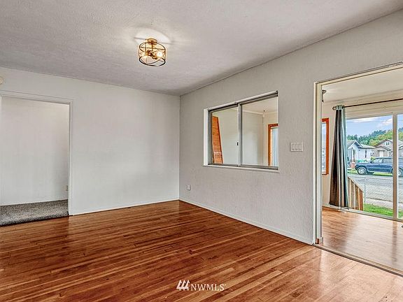 4th image of 1103 S 7th Ave