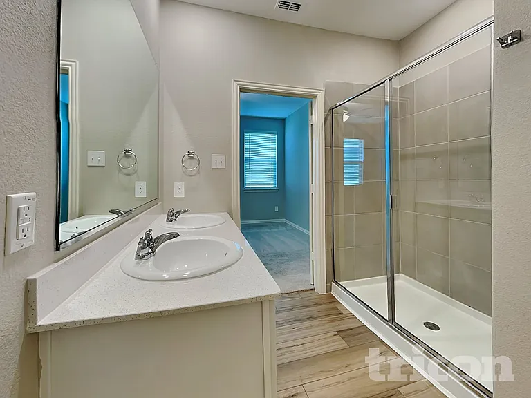 2106 Silver Charm Ln — Photo 10