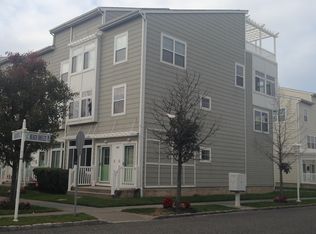 7502 Aquatic Dr, Arverne, NY 11692