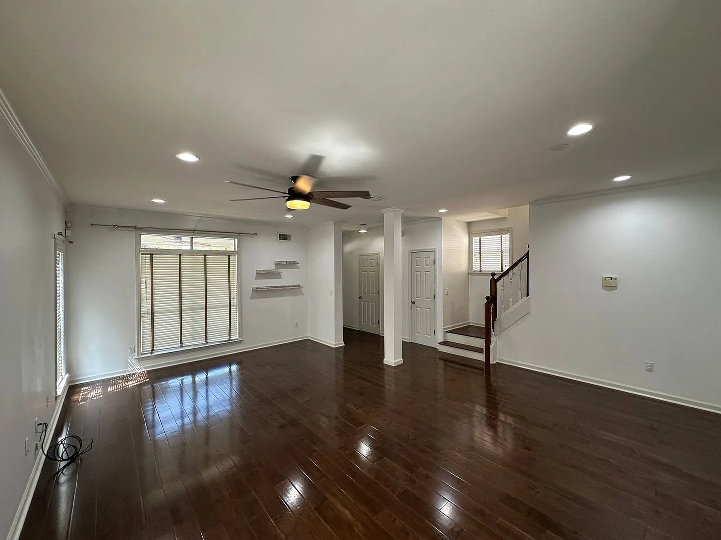Spacious 3 bd 2.5 bath renovated kitchen and baths. Fenced in yard with tile pergola area. Owner ... — Photo 2