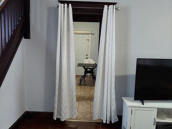 5th image of 2098 Harrison Ave