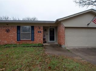 624 Judith St, Burleson, TX 76028
