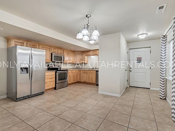 3rd image of 2801 S Harrow Ct