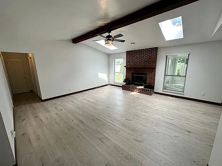 10437 Cable Ave — Photo 9