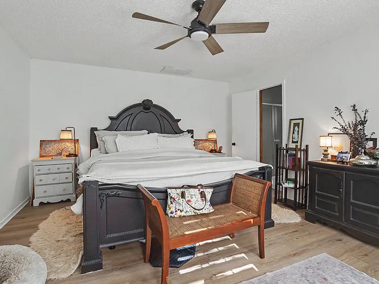 710 Christmas Ln — Photo 16