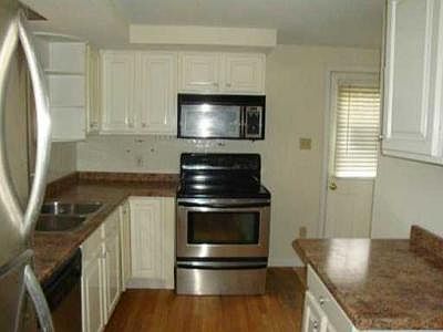 2nd image of 20 Jennifer Dr