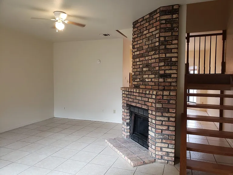 3360 Eastwood Dr — Photo 7