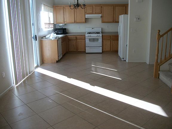 4th image of 2417 Crane Ct