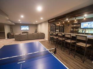 6 Pine Tree Rd, Farmingville, NY 11738