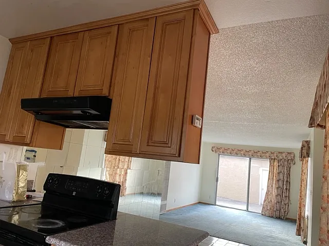2 bed, 826 sqft, $3,100 — Photo 2