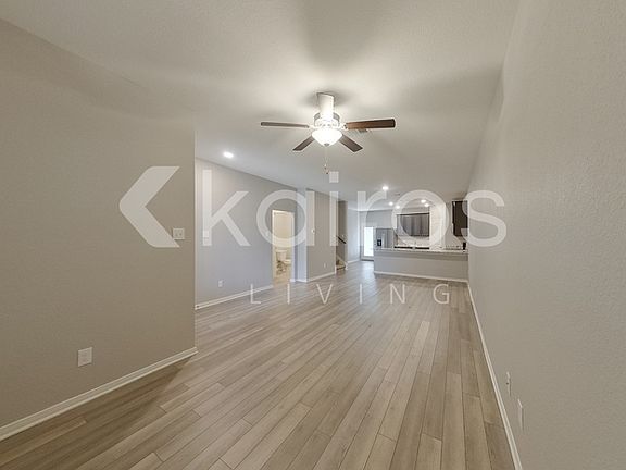 4th image of 213 Capital Hill Vw