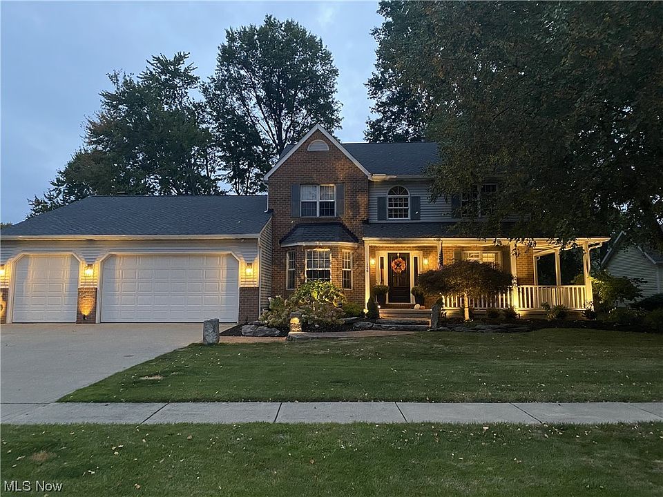 1st image of 126 Vanderbilt Ct