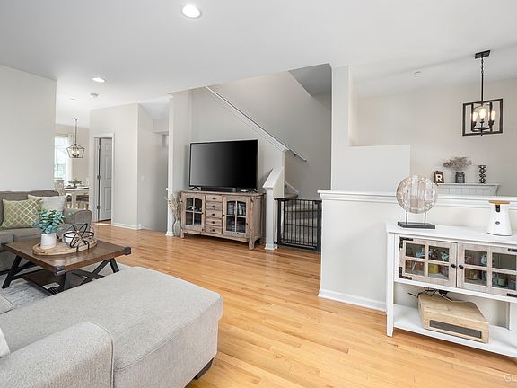 5th image of 362 Broadmoor Ln #0