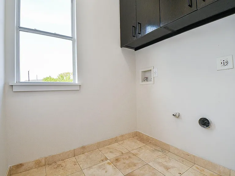 92 Dennis St #B — Photo 40