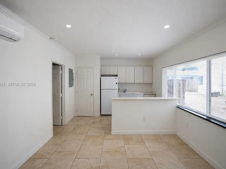 572 NE 67th St #5 — Photo 5