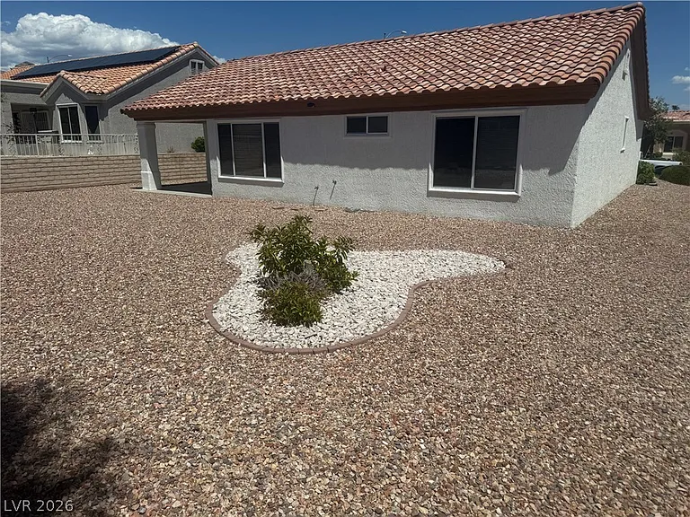 9909 Bundella Dr — Photo 7