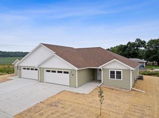 924 Roosevelt St, Baraboo, WI 53913