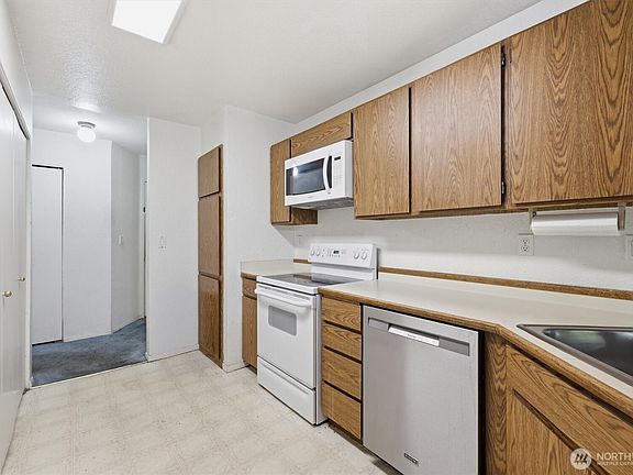 2nd image of 4200 Factoria Boulevard SE #B-2