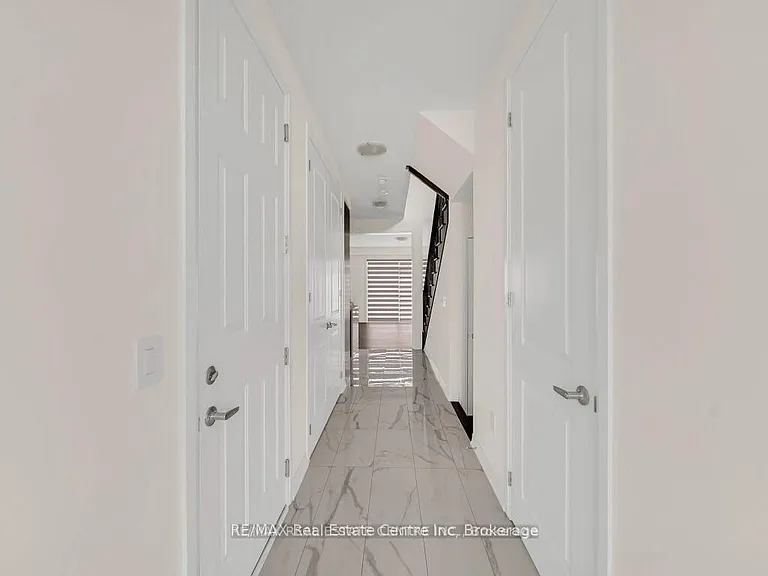 312 Bismark Dr — Photo 3