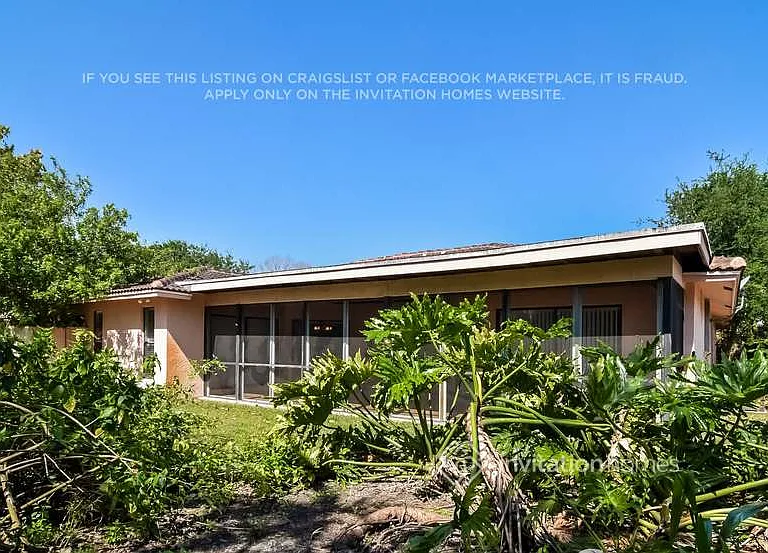 10048 NW 20th St — Photo 15