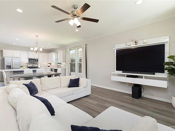 4th image of 2108 N Sonador Dr